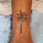 Palm Tree on the wife!!! #BombTechQ #intenzeink #palmtrees #palm #palmtattoo #palmtreetattoo #Black #finelines #bishoprotary 