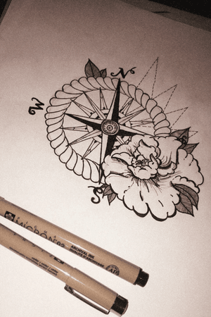 #tattoodesign#tattooartist#flowers#blackandwhite#windrose#compassDraw tattoo extract