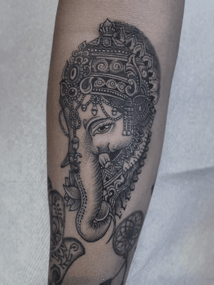 small ganesh tattoo from yesterday afternoon ..... inlove with this tattoo and really happy with the way it came out ...🙏🙏🙏🙏🎈😎😎🤗🤗💯#eternalink #eternalink #tatoo #tat #zuperblack #bishoprotary #davincicartridges #tattoo #tattoos #tats #blackandgreytattoo #chesttattoos #innerbreasttattoo #armtatoo #tattoo #ganesh #ganeshatattoo @bishoprotary #dynamictattooink