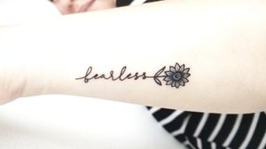 #tattoo #tattooart #tattooartist #letteringtattoo #cursive #sunflower #Black #fearless #fearlesstattoo 