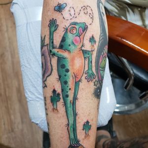 Good old cacti frog trying to snag a fly. #worldphenomenon#phenomenon#doesntgetcaughtveryoften#flyparty#frogcactus#cactus#or#frog#cactus#plural#tattoo#cactustattoo#traditional#iheardtheyrepoisonus#traditionaltattoo#tradworkers#flyfishing#getitheisfishingforafly#frogtattoo#victoryinktattoo#victortyink#victoriassecret#gangstersparadise