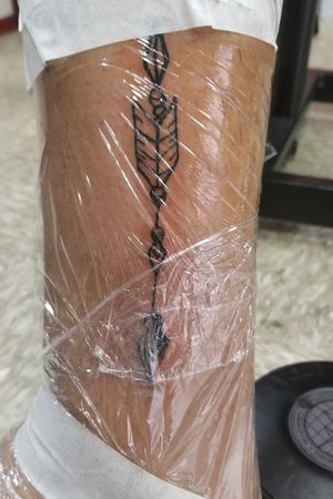 A nice little arrow tattoo I did for a client who was getting tattooed at the same time as I was tattooing him