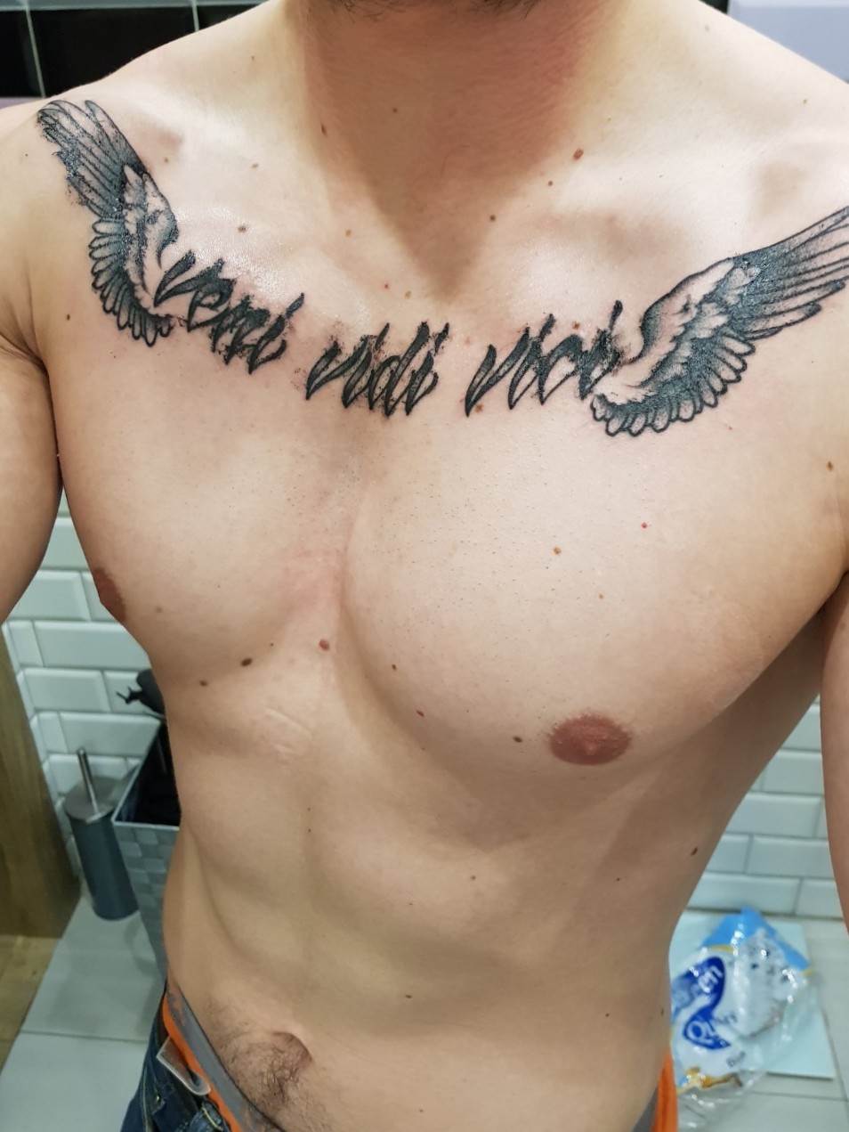 Can someone make a high quality vector of Zyzz's Veni Vidi Vici tattoo? :  r/PhotoshopRequest