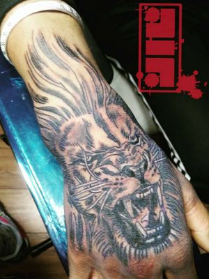 Lion tattoo on client hand...#handtattoos #liontattoos #tattooart #vancouvertattooartist #illustrative #graphic #style #styledrealism #custom #original #byjncustoms