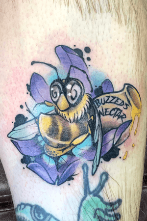 Lil bee buzzed on nectar🐝