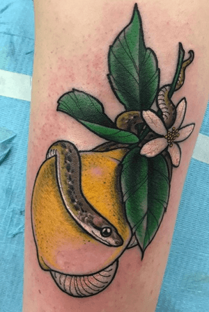 Snake 🍋 for appointment info email me at toriewartooth@gmail.com 