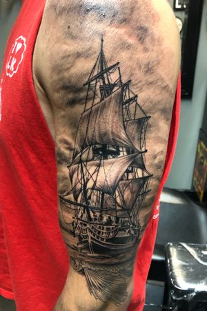 Clipper ship black and gray 