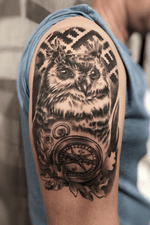 Owl tattoo. The biggest one iv done so far. #owl #owltattoo #compass #compasstattoo #oak #latviantattoo 