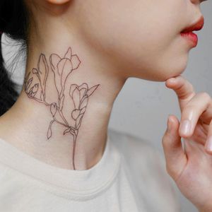 flower neck tattoo by Pauline of Studio by Sol #Pauline #StudiobySol #Seoul #Seoultattooartist #Koreantattooartist #Korea #flower #floral #necktattoo
