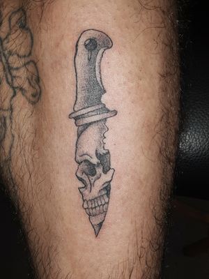 Knife skull, my 6th official tattoo!