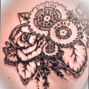 Refreshed old tatto and part with flowers Done new