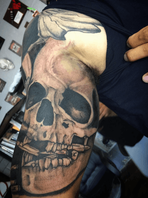 Skull in the inner arm. 