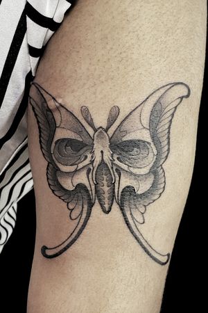 ellie tattoo skull moth fern plants tattoo by Janice Danger at Grit n Glory  Tattoo shop NYC 2021