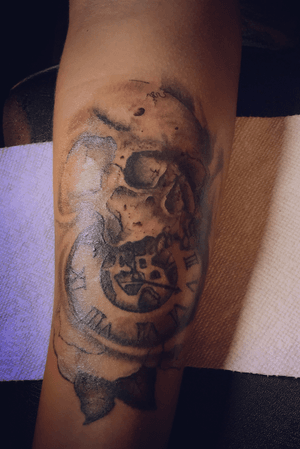 Skull and clock with rose tattoo #skull #realism #rose #pocketwatch skull clock roses  cool death time black and grey clock realism  skull pocket watch time gears inside rose  broken cool bad ass realistic clock insta: king_mannytattoo