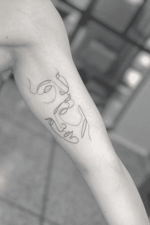 SISTERs b/g tattoo Via cairoli 30(1ºpiano)Livorno Xinfo :?0586/1753076 ?gianlucarondina@hotmail.it #ink #inkedgirls #tattoolife #tattooed #inked #sister #paint #tattoist #inkedlife #Tattoo #fine #inklife #portrait #inkstagram #bodyart #fineline #mini