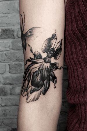 #tattoo #tatuaje #tattoovalencia #tatuajevalencia #ink #inked #blackwork #blacktattoo #blackbunny #valenciatattoo #flowertattoo #valencia