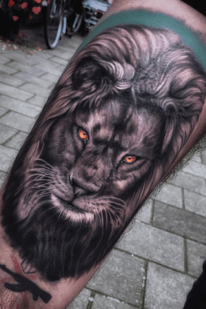 Not finished yet.Work in process.🌑🌘🌗🌖🌕Next time I will add some more details and the background .🦁🎨✍🏻🇧🇬////////•••••••••••••••••••••••••••••••••••••••#liontattoo #lion#realism #besttattoos #blackwork #realistic #realistictattoo #tattoodo #tattooed #tattoo #tattoos #Tatts #artistoninstagram #inked #blackandgrey #blackandgreytattoo #colortattoo #art #tattoolife #tats #instaart #color #colortattoo #tattoolifestyle #intenzeink #tattooedgirls #skinartmag #tattoolife #ink #blackandwhite #besttattoos #тату