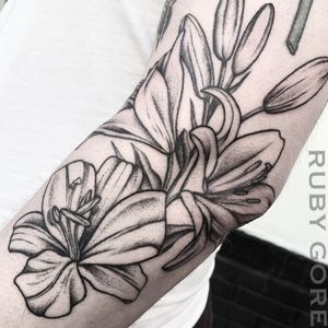 Tattoo by Ruby Gorehttps://www.instagram.com/therubygore/ http://www.therubygore.com#vegantattoo #onlyblackart #btattooing #blacktattooart #blackworkers #blackwork #illustrativetattoo #birdtattoo #flowertattoo #floraltattoo #planttattoo #botanicaltattoo #naturetattoo #dotworktattoo #phillytattoo #phillyink #bestofphilly #newjerseytattoo #delawaretattoo #newyorktattoo #nytattoo #nyctattoo #brooklyntattoo #baltimoretattoo #marylandtattoo #bostontattoo #bayareatattoo #sftattoo #latattoo #sandiegotattoo