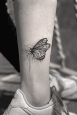 Butterfly #darkartists #tatuadorescolombianos #tatuadoresbogotanos #tattrx #inkstinctsubmission #tattooinkspiration #ttblackink #art_collective #arts_help #TATTOOTODO #anibal_tattoo #tattooartist #nyc #nyctattoos  #blxink #stabmegod 