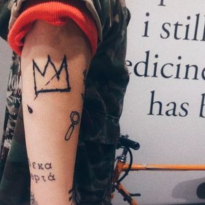 #basquiatart #basquiat #art #tattoo #tattooart #tattoolovers #girlswithtattoo #tattooedgirls #basquiatcrown #crown #lines #lineworks #blackwork #ink #inked #inkedgirls #bishop #bishoprotary #dynamicblack #vsco #vscogram #thessaloniki #ig_greece 