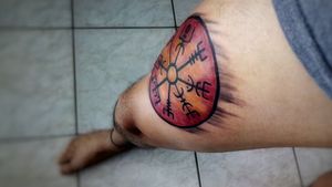 Brújula Vikinga - Vigvisir InkTense Tattoo CR #inktensetattoocr #tattooart #CostaRicaTattoo #bodyart #tattoo #vigvisir #artecorporal #Vikings #NordicTattoo 