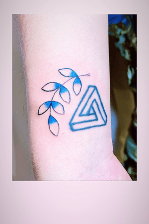 “Hope comes from blue.” 🌿 Line with blue shading.