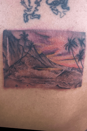 #beachscene #landscape #oceanview #minitats #tattoos #ink #micro #palmtrees #waves #mountains #aloha #bishoprotary