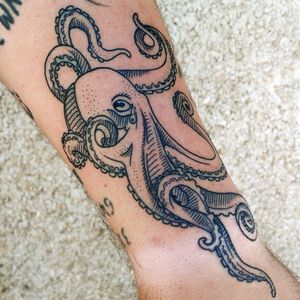 Beautiful Octopus tattoo... #octopus #octopustattoo #blackwork #blackworktattoo #crosshatching 