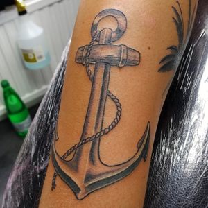 Beautiful old school anchor tattoo... #anchor #anchortattoo #traditionaltattoo #oldschooltattoo #oldschool 