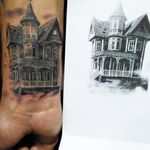 Casa de terror 🎃 instagram @juanesblest_tattoo 
