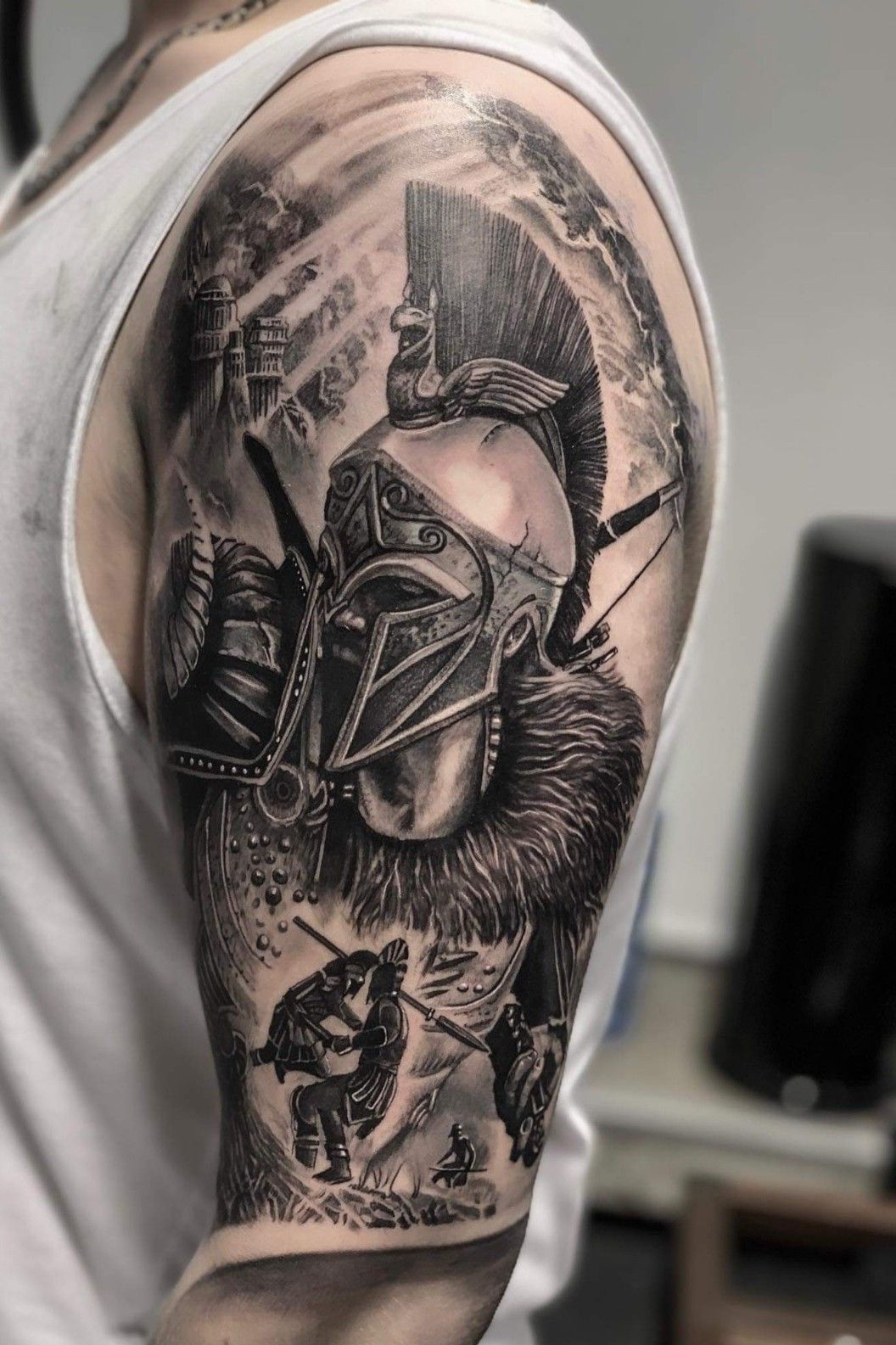 Pin de Tatto Constantin em Salvări rapide  Tatuagem de gladiador Tatuagem  grega Tatuagem masculina braço