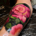 A rose tattoo I made at the Bay Area tattoo show in San Francisco.  #tattoo #tattoos #ink #inked #tattooidea #tattooideas #amazingtattoos #realismtattoo#femininetattoos #tattoodesign #besttattoos #amazingtattoo #superbtattoos #fusionink #tattoodo #tattoodooapp   #lizvenom #floraltattoo #rosetattoo #tattoorose #edmontontattoo #edmontonink #skinartmag #rose #roses #floral #color #colour #realistic #realism #3d 