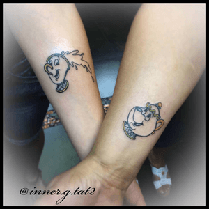 A mother daughter tattoo. Cool concept for a fun duo. :) 