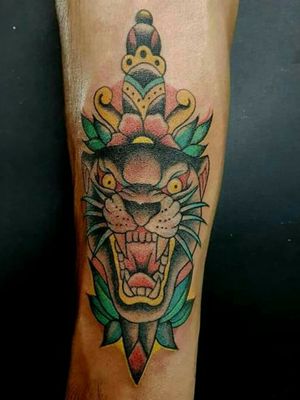 #tatuaje #traditional #traditionaltattoo #panther #pantera #daga 