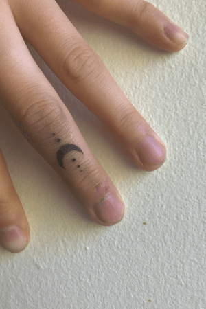 small finger piece 