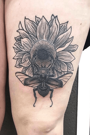Done by Shaydie Panhuyzen@swallowink @balmtattoo_benelux #tat #tatt #tattoo #tattoos #tattooart #tattooartist #arm #armtattoo #blackandgrey #blackandgreytattoo #flower #flowertattoo #geometrictattoo #geometric #insect #insecttattoo #bug #bugtattoo #dotwork #inkee #inkedup #inklife #inklovers #art #bergenopzoom #netherlands