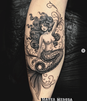 ✨This piece is from my third day at the @londontattooconvention ✨thanks to my lovely client @kerryn_b93 and thanks to everyone who makes this convention so amazing and everytime unforgettable ✨ ☄️⭐️🌟 @londontattooconvention #londontattooconvention #mermaidtattoo #mermaid #artnouveau #claudiaducalia #matermedusa #tattooedgirls #tattoodoambassador #tattoodo #tattoolifemagazine #londontattooconvention #blackmermaid #thebesttattooartists
