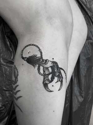 THE CLAW . . . SICK @brombergtattoo design @garethdoyetattoos did on @spkydrws at @luckyironstattoocph . . . WALK INS WELCOME or: Email: info@kakluckytattoos.com Call: 021 422-2963 . . . @flashheal @balmtattoonordic . . . #tattoos #art #capetown #kakluckytattoos #tattoo #tattooartist #tattoosofig #crispy #kloofstreet #southafrica #420 #tattoodo #tattooartist #tattoosofinstagram #tattoodude #capetowntattoo #kaapstad #capetowntattoos #fresh #goodvibesonly #tattoophotography #neotrad
