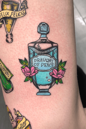 Draught of Peace Potion Bottle Tattoo #draughtofpeace #draughtofpeacepotion #potion #potionbottle #harrypotter #harrypotter tattoo