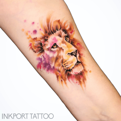 Howling wolf by @inkporttattoo #Москва #lioness #lion #moscowtattoo #space #акварельтату #moscow #watercolor #usa #tattoomoscow #татуировка #watercolortattoo #inkporttattoo #watercolortattoos #abstract 