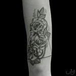 E vocé, já pensou no que vai tatuar?.@motirostudio #blumenau.🖥 fb.com/guardiolatattoo📸 @guardiolatattoo📲 11-94183.2259📩 guardiolatattoo@gmail.com.❌AGENDA ABERTA❌.#tattoo #tatuagem #tatuaje #tatouage #tattuaggio #tattoo2me #tattoodo #blackworkers #blackworktattoo #dotworktattoo #pontilhismo #geometrichaos #tattooist #tattooartist #tattootrip #tattooguest #guardiolatattoo #guestspot #rosestatoo #roses  #blackworkerssubmission #worldwide #finelinetattoo #motirostudio #2beinked #ladytattooers