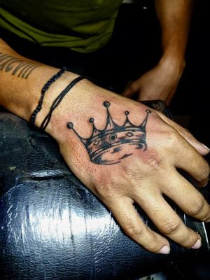 #getinkD #inked #tattoodo #itattooyou #crowntattoo 