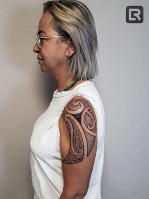 Freehand Maori coverup on an old tattoo and scar #raskinstyle #Maori #freehand #black #coverup 