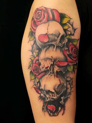 Hear no evil. See no evil. Speak no evil. Cool tattoo I did today. #skull #skulls #rose #roses #flower #flowers #floral #girlswithink #tattooedgirls #inked #tattoodesign #tattooidea #tattooartist 