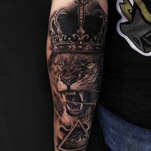 Tattoo by Roger Tattoo Studio