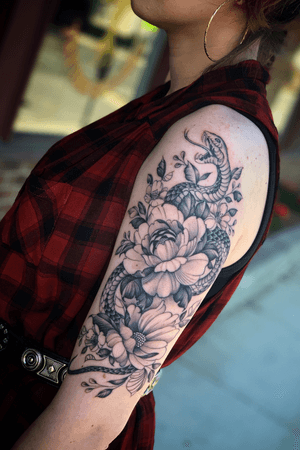 Flowers tattoo for girls #flower tattoo #tattoo #inked girls 