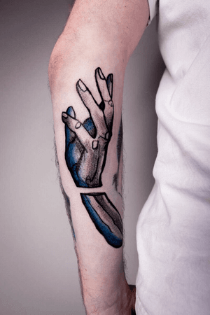 #hand #wrist #handdrawn #figurative #oneoftattoo #ink #inkbrush #penandink #drawing #sketch #dots #lines #color #black #tattoo #tattoos #illustration #illustrator #いれずみ #刺青 #さしえ #挿絵 #tatouage #jùnn #junn #junntattoo #atelierjunn #tattooer #tattooamsterdam #amsterdam