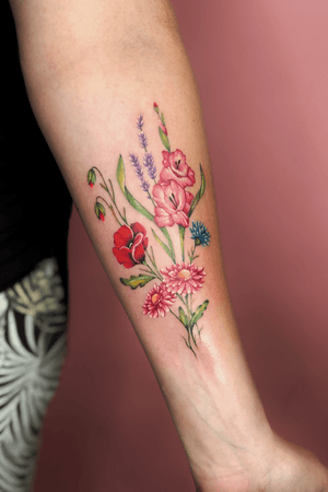 Bouquet #tattoo #tattoos #tatts #uk #nottingham #colourfultattoos #watercolourtattoo #flowertattoo #botanicaltattoo #flowers #colour #uktattoos #nottinghamtattoos #inked #ink #colours #floral #floraltattoo #tattooideas #tattoodesign #details #tattoodetails #greenpower #green 