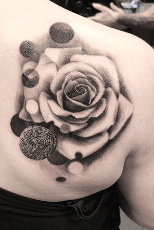 Realistic rose with fingerprint detail