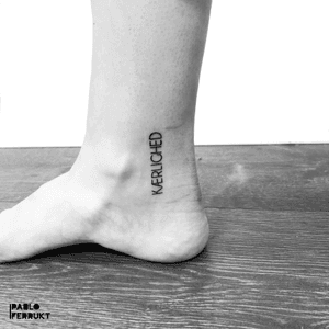 Kærlighed tattoo for @christineleas ! @thanks so much.For appointments call @tattoosalonen or drop by the studio.Che my shop (link in bio) for the new sweatshirts for sale. #scripttattoo ....#tattoo #tattoos #tat #ink #inked #tattooed #tattoist #art #design #instaart #copenhagen #walkindwelcomed #tatted #instatattoo #bodyart #tatts #tats #amazingink #tattedup #inkedup#berlin #copenhagentattoo #walkin #minimalistictattoo #københvn #plant #fineline  #tattooberlin #finelinetattoo